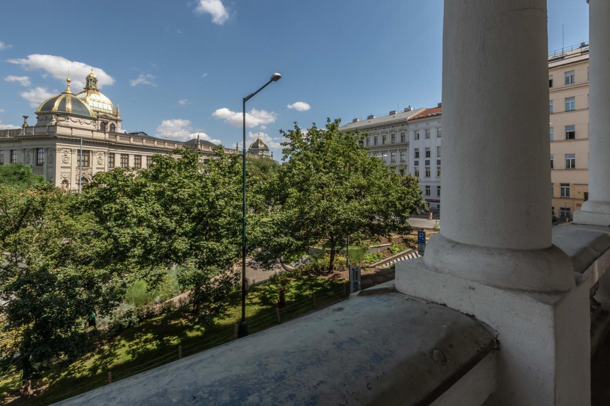 Centrally Located 3Bd Home Near National Museum Praha Bagian luar foto